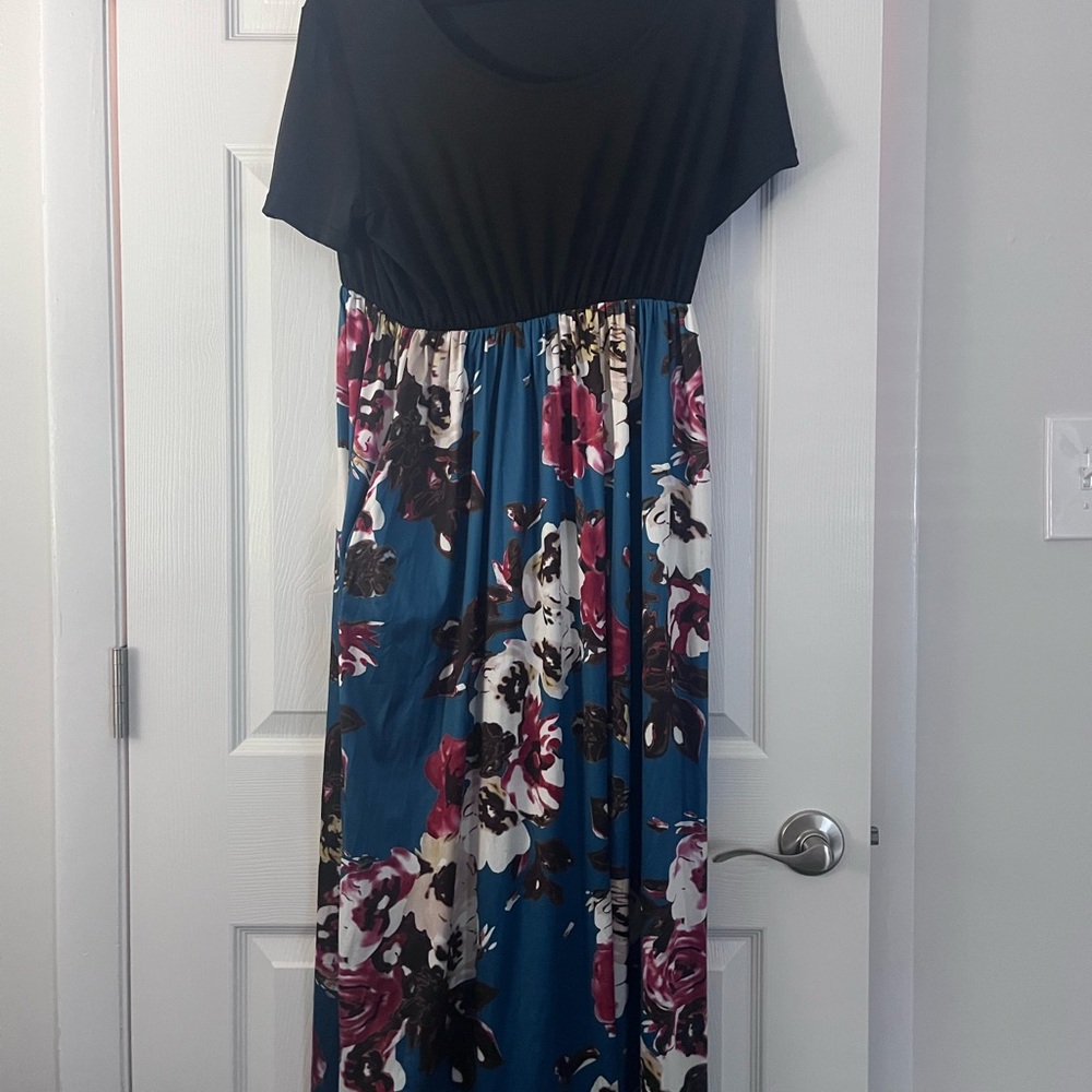 Chic Black and Floral Dress